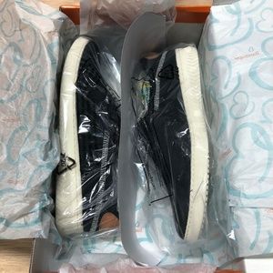 Baretraps black slip on sneaker